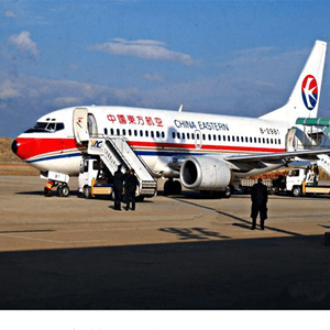 柳州白莲机场货运航空快运业稳步发展的原因是什么？